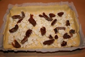 Tarte aux courgettes, figues, féta et cannelle