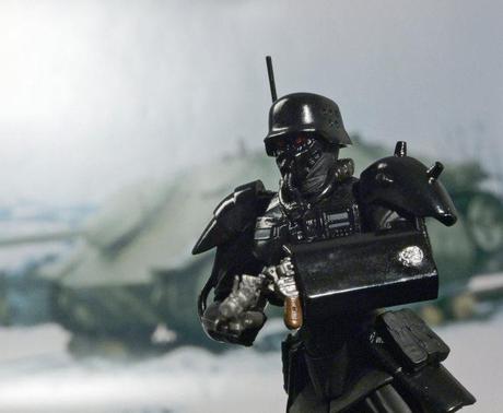 [Figure] Revoltech red spectacles - protect gear