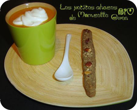 Capuccino de potimarron, chantilly au fromage de chèvre et faux gressin aux amande