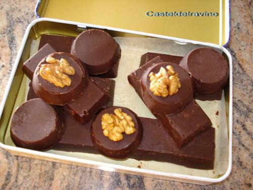 Chocolat noir au poivre et noix .....Série N° 1