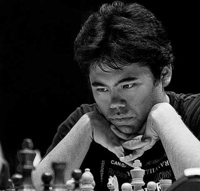 Le champion d'échecs américain Hikaru Nakamura