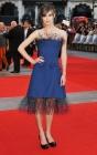 Keira Knightley telle une danseuse dans une superbe robe bleue
