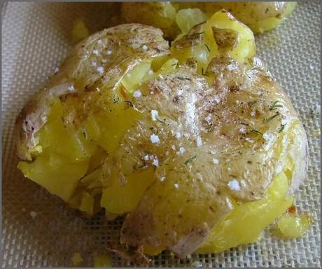 Pommes de terre frappées, au thym & à l'huile d'olive