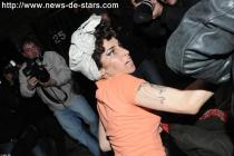 Amy Winehouse attaque un photographe de l'agence Matrix