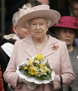 La Reine Elizabeth II lors d'une cérémonie officielle