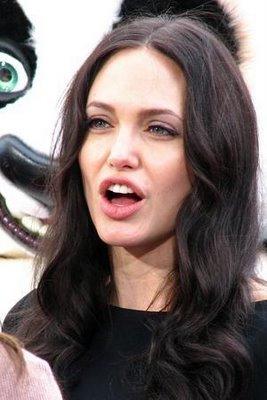 jumeaux d’Angelina Jolie n'en font qu'à leurs têtes