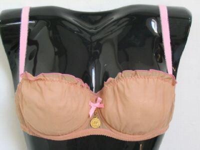 soutien gorge fifi chachnil Forte poitrine et équitation ou comment gérer son décolleté photo cheval