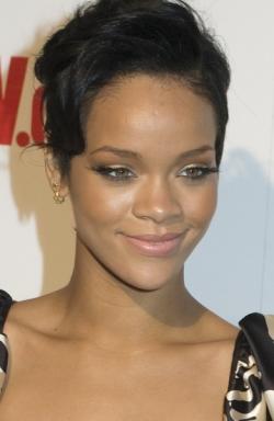 Rihanna : ses musiciens ont de mauvaises fréquentations !