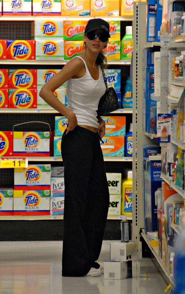 Jessica Alba a des seins