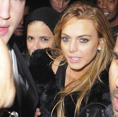 militants PETA enfarinent Lindsay Lohan Paris (Photos)!