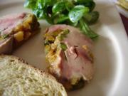 Foie gras au torchon, farci aux abricots et pistaches et cuit au gros sel