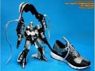 Connaissez-vous les chaussures Nike Transformers ? chaussure transformers noire et robot