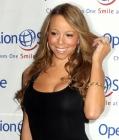 Souriante et pulpeuse, Mariah Carey est resplandissante