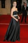 Kate Winslet  a sorti la robe de soie noire qui met en valeur sa poitrine généreuse