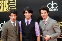 Jonas Brothers version beaux gosses en cravates