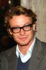 10 - Simon Baker : le doyen du classement est aussi un habitué des seconds rôles à Hollywood. Le genre de beau mec dont on connaît toujours le visage, jamais le nom !