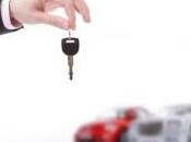 concessionnaire propose voiture offerte pour achetée