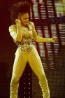 Dernièrement, Janet Jackson a sorti la combi hyper-moulante et la crête iroquoise ... Il fallair oser