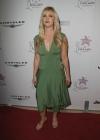 Jennie Garth, cette robe verte ne la met vraiment pas en valeur