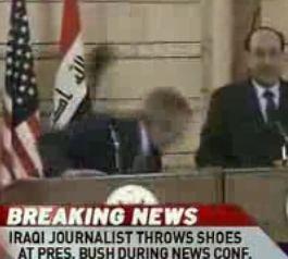 Bush agressé par un vilain journaliste!