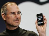 Steve Jobs iPhone en main