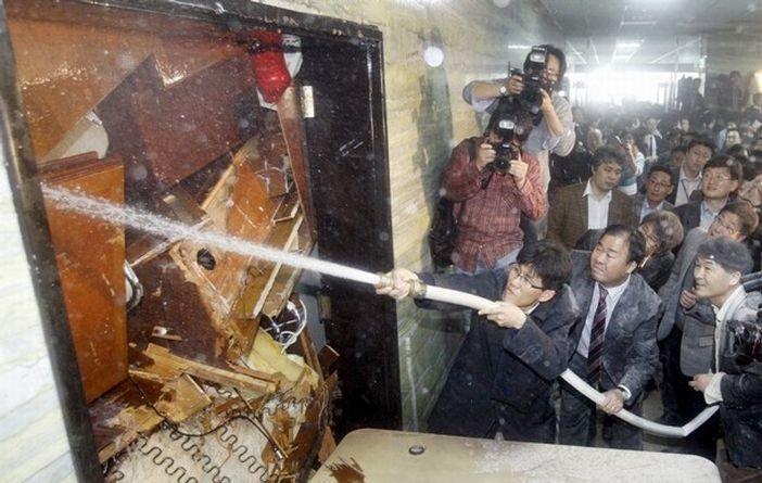 Députés coréens à la masse