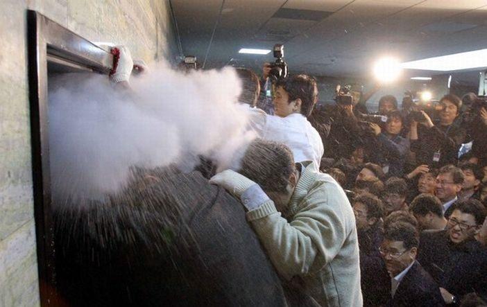 Députés coréens à la masse