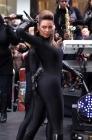 Beyoncé sexy en diable dans sa combinaison ultra moulante