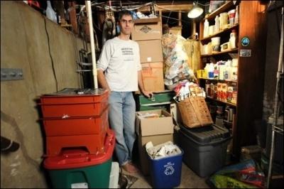 Il ne sort plus ses poubelles depuis un an