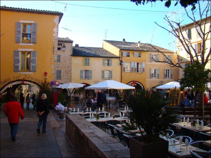 Palmiers, soleil et Noël à Valbonne