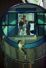 Coincés six heures sur une grande roue