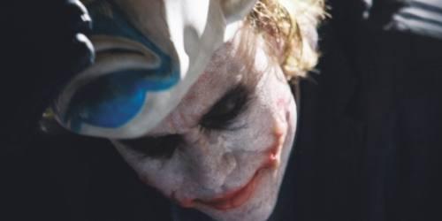 Heath Ledger est le Joker dans Batman The Dark Knight