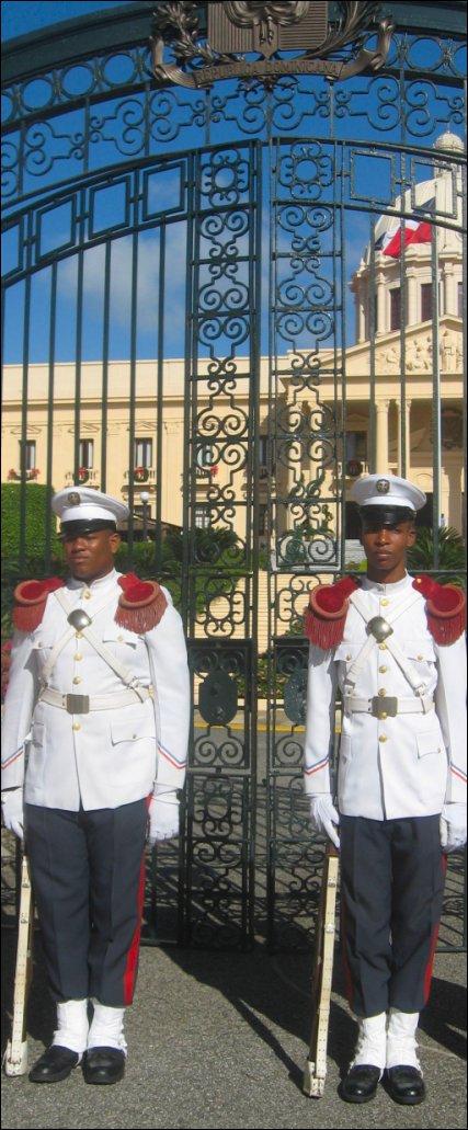 http://media.paperblog.fr/i/144/1446229/aventures-raf-marin-saint-domingue-L-1.jpeg