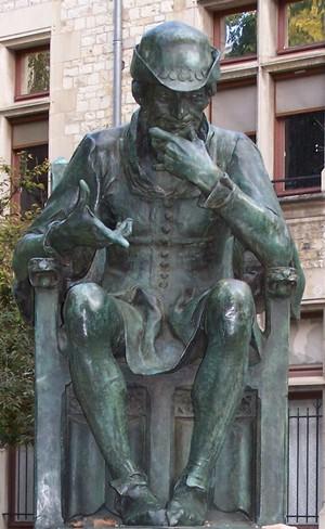 bourges_statue.jpg