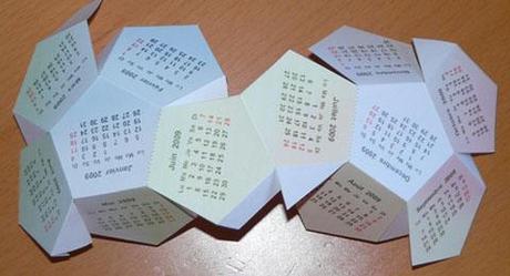 Calendrier 2009 à fabriquer : patron de dodécaèdre à imprimer Calendrier 2009 à fabriquer : patron de dodécaèdre à imprimer