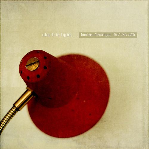 Traduction / 01 - lumière électrique par frederic.desmots