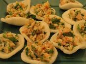 Rillettes truite fumée, essence kumbawa roquette, chips crevettes