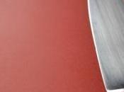 adolescent homme après avoir annoncé geste Facebook