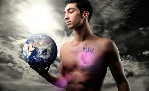 peace-jeune-mec-nu-gay-480x293 photographie