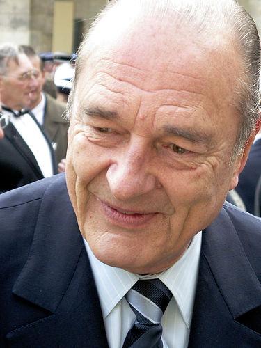 La France en deuil .. Jacques Chirac a été mordu par son chien !