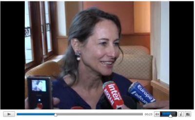 Le monde a des problèmes d'oreille.