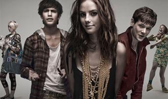 Skins saison démarre (Angleterre) aujourd'hui janvier 2009)