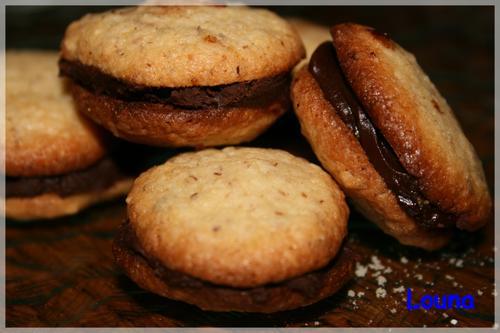 Biscuit noisette fourré à la ganache chocolat