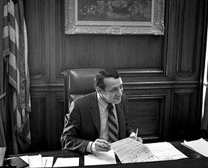 Harvey Milk à son bureau de la mairie de San Francisco