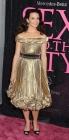Kristin Davis très classe dans une robe or