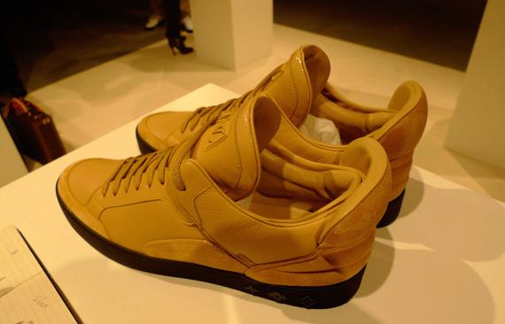 kanye-west-louis-vuitton-sneaker-brown-marron