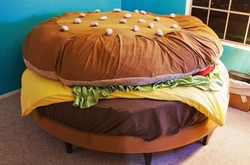 Un lit en forme d'hamburger !