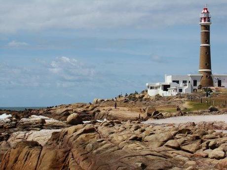 Les rochers au pied du phare