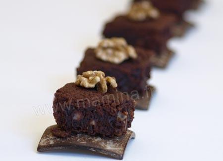 Recette simple: brownies tres noirs aux noix et au piment d'espelette