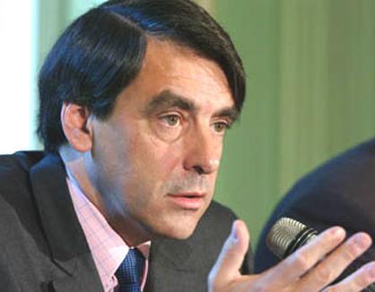 fillon-matignon-relance-plan-economie-crise-financiere-economique-finances-devedjian-emploi-investissement-edf-gdf-suez-ratp-sncf-poste-tva-soutien-pme-logement-solidarite-anah